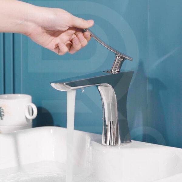 Vòi rửa mặt đẹp mắt